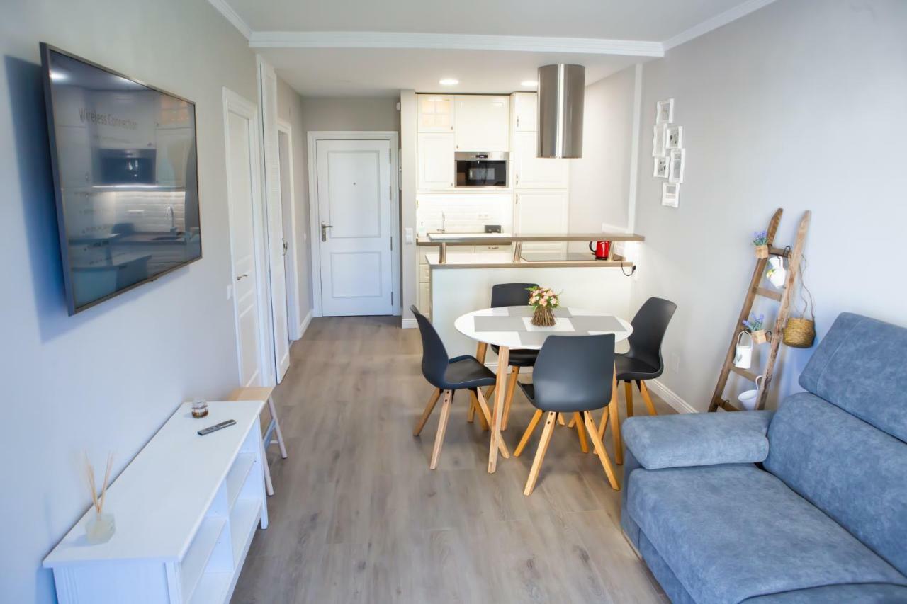 Beachfront Apartment In Fuengirola New Exterior photo