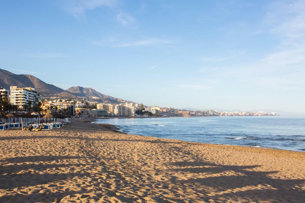 Beachfront Apartment In Fuengirola New Exterior photo