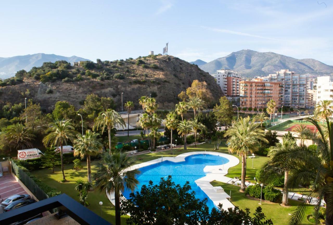 Beachfront Apartment In Fuengirola New Exterior photo