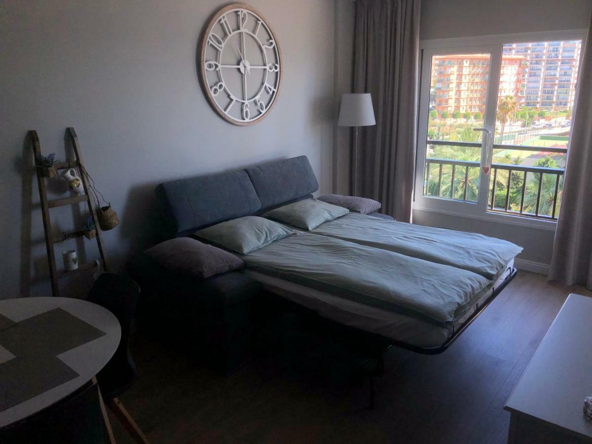 Beachfront Apartment In Fuengirola New Exterior photo